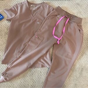 Figs Women’s Smokey Taupe High Waisted Zamora Petite Jogger Scrub Pants